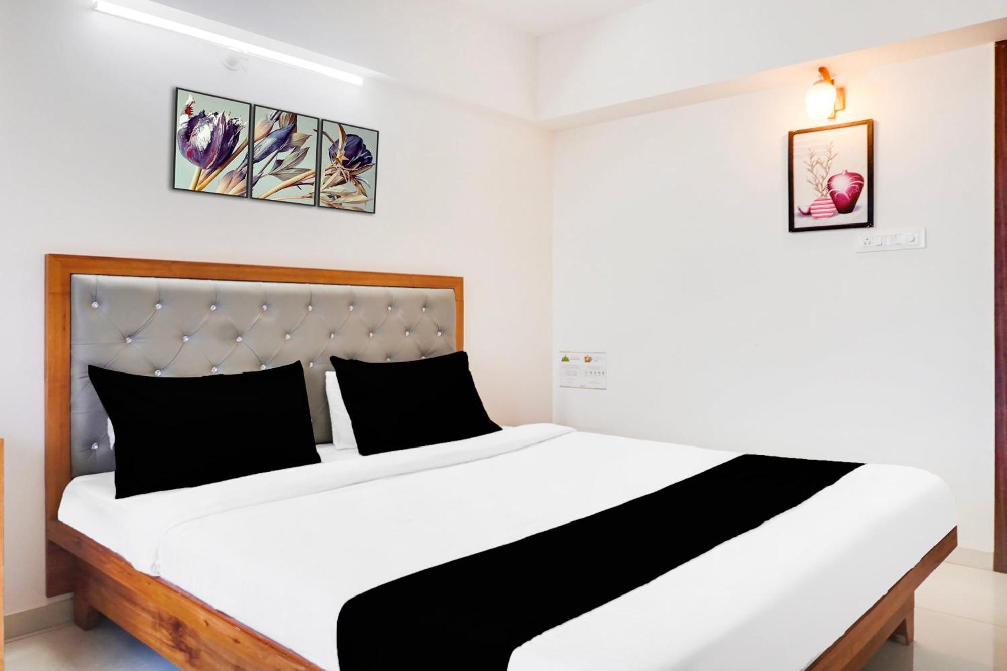 Super Townhouse Lohegaon Near Pune Airport Formerly Landmark Regency Lohogaon Экстерьер фото