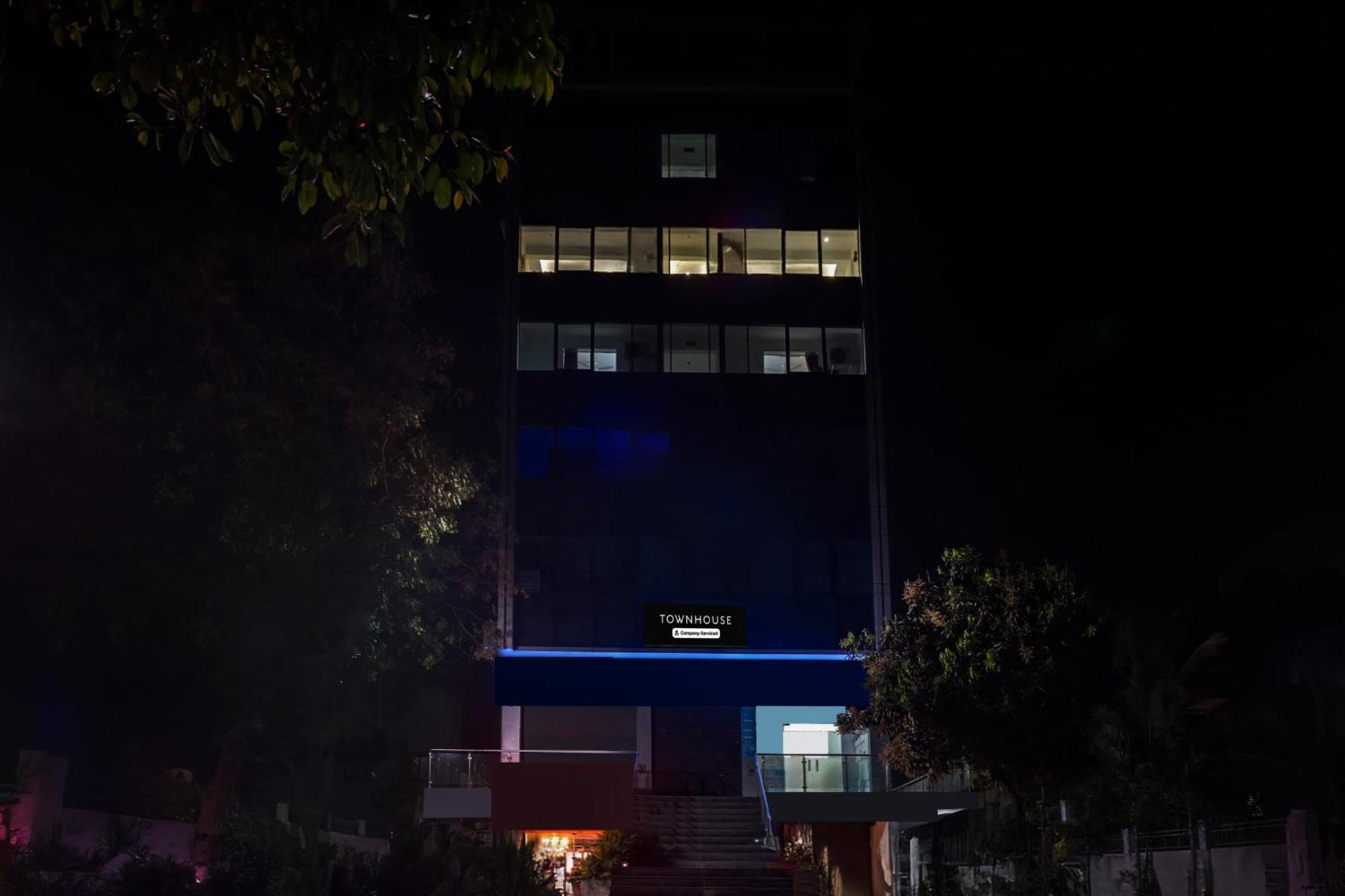 Super Townhouse Lohegaon Near Pune Airport Formerly Landmark Regency Lohogaon Экстерьер фото